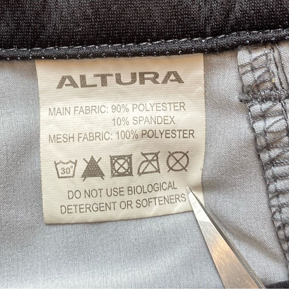 Altura Gray Tone Geo Design Shorts Size Medium - Picture 4 of 13
